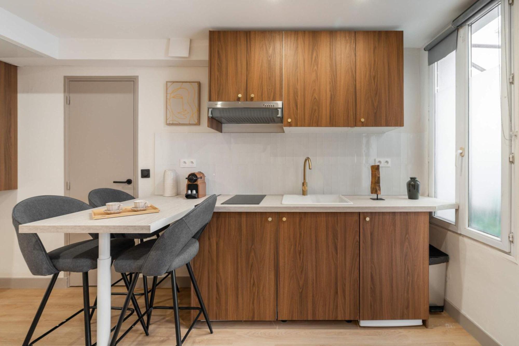 For 4 People Near Montparnasse Apartment *